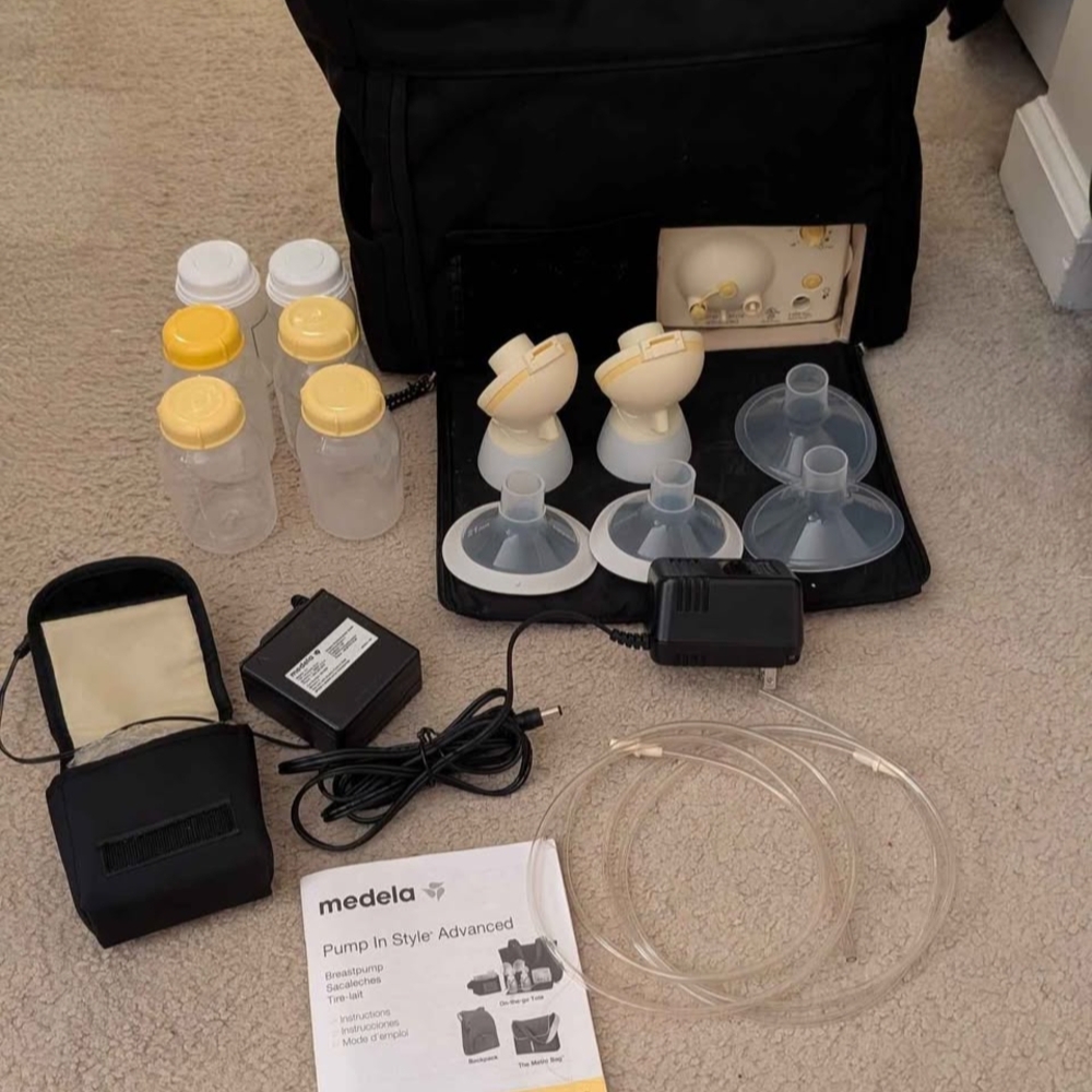 Medela Pump in Style Advanced with Yellow and Clear Bottles